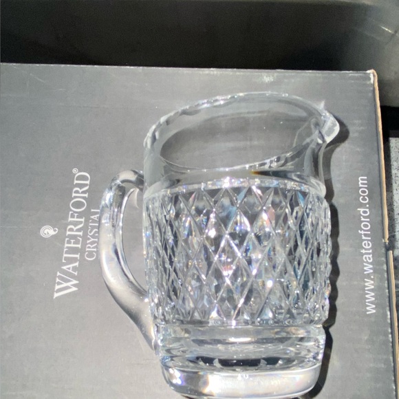 Waterford crystal sparkling cream and sugar set from the Giftware collection - Picture 3 of 7